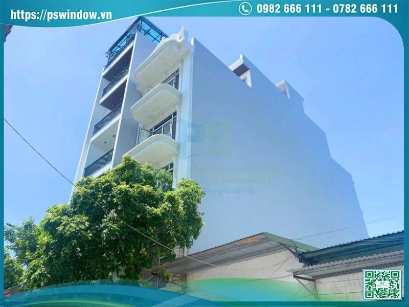 PSWINDOW thi công cửa nhôm kính cho nhà ống uy tín, giá tốt