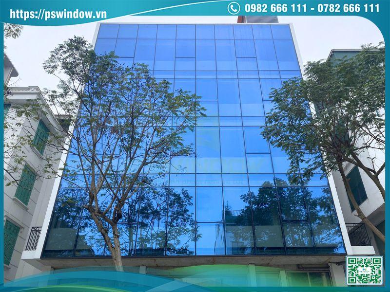 Công trình mặt dựng kính thông tầng Pswindow thi công tại Tây Hồ