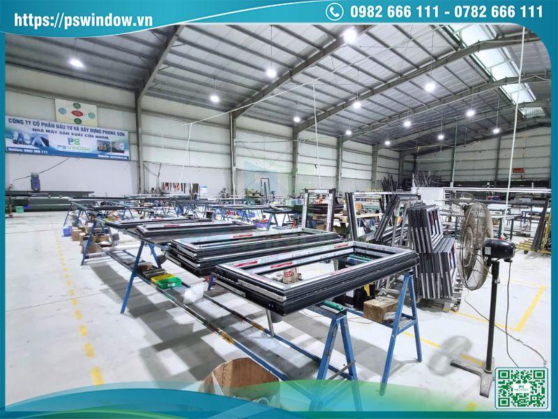 Cửa nhôm kính sản xuất tại nhà máy Pswindow