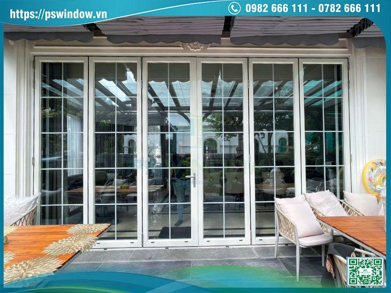 Cửa nhôm Maxpro màu trắng ngà sang trọng cho gia chủ mệnh Kim