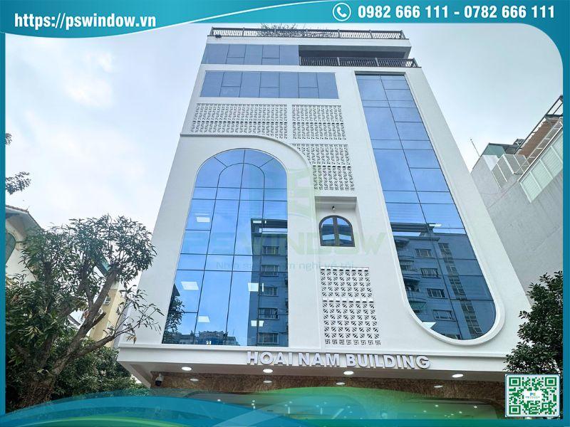 Hệ mặt dựng Stick linh hoạt cho thiết kế mặt tiền độc đáo