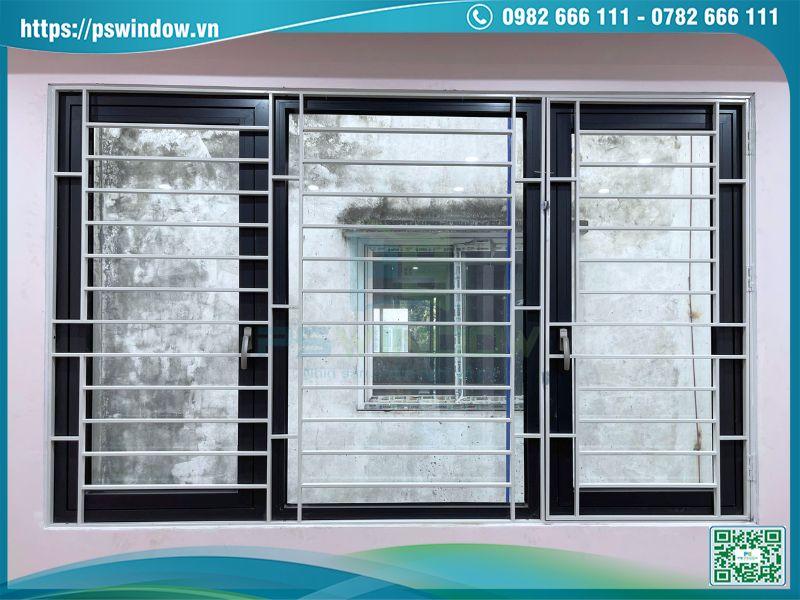 Mẫu cửa sổ nhôm Rolan 2 cánh mở quay fix giữa phụ kiện Cmech