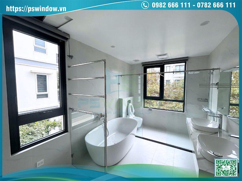 Mẫu vách kính cửa sổ mở hất Xingfa cho phòng tắm hiện đại