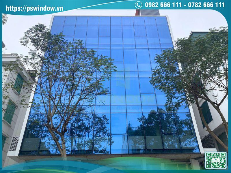 Vách dựng nhôm Maxpro kính Solar cách nhiệt tối ưu cho tòa nhà thương mại