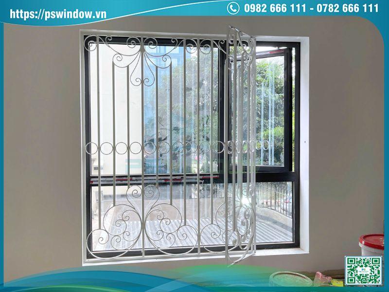 Vách kính có cửa sổ mở quay 1 cánh nhôm Xingfa