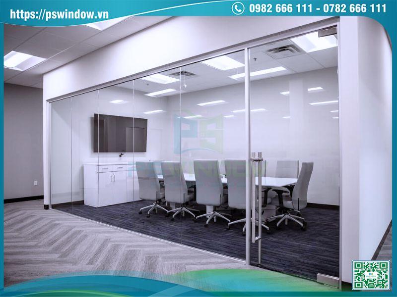 Vách kính cường lực không khung văn phòng