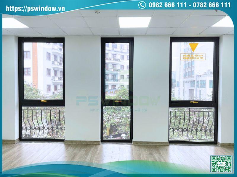 Vách kính kết hợp cửa sổ mở hất nhôm Xingfa xám đá kính Low-e cách nhiệt