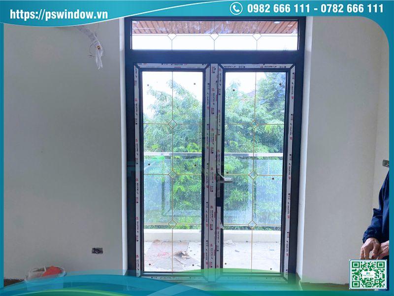 Cửa Maxpro kính hộp nan đồng sang trọng