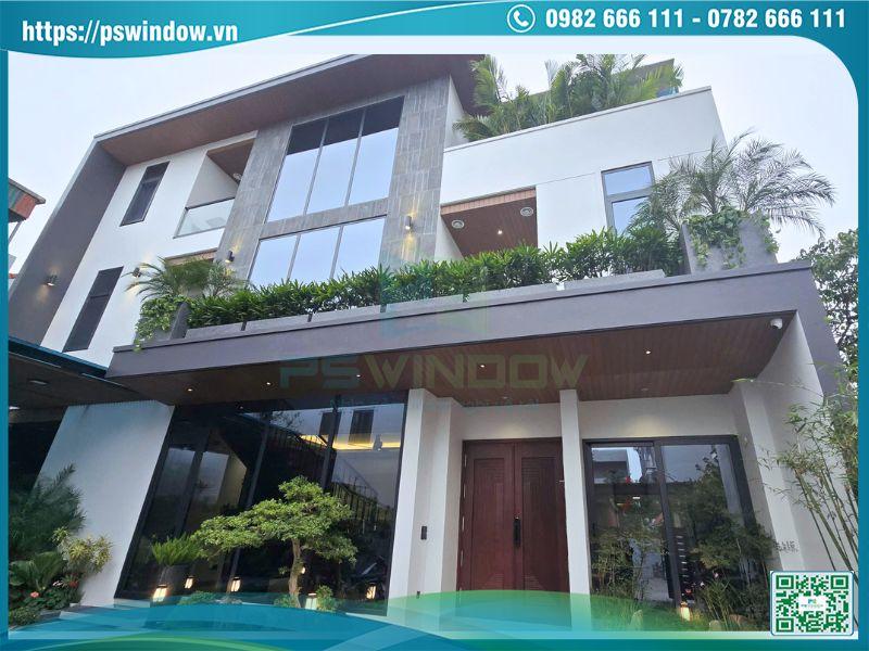 Cửa nhôm Rolan cao cấp lắp đặt cho biệt thự hiện đại