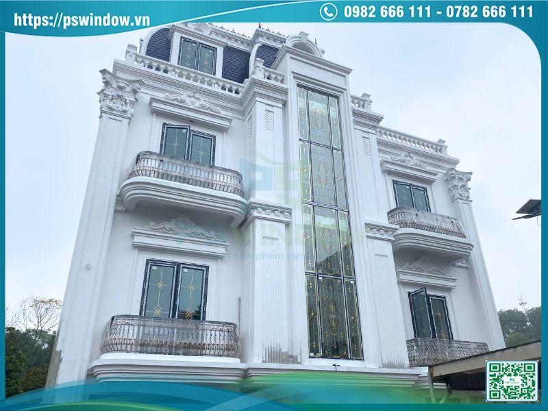 Cửa nhôm Rolan và vách kính hoa đồng sang trọng cho biệt thự tân cổ điển