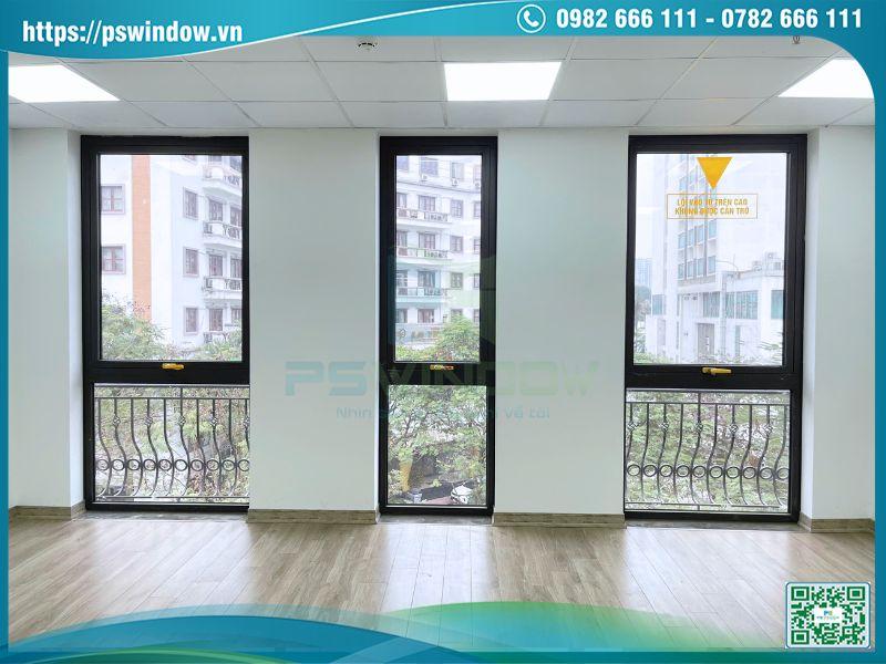 Cửa nhôm Xingfa màu xám đá mở hất fix dưới kính hộp Low-e cách nhiệt