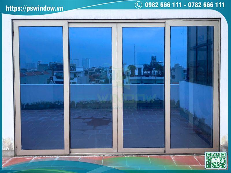 Mẫu cửa lùa 4 cánh kính Solar phản quang cao cấp