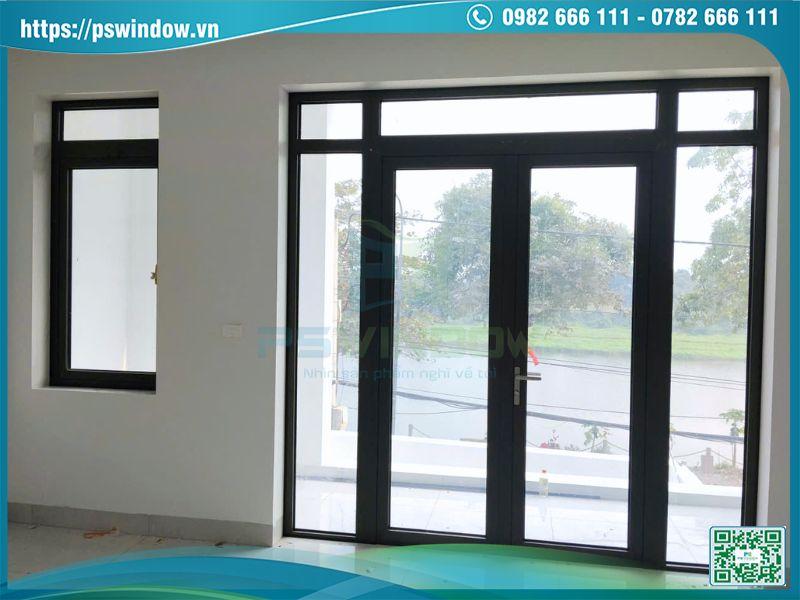Mẫu cửa nhôm Maxpro hệ 83 mở quay 2 cánh có fix
