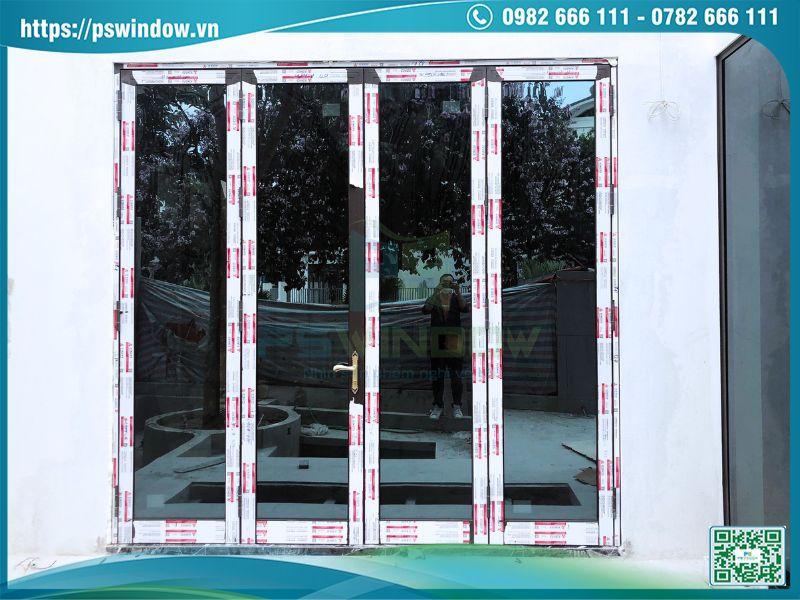 Mẫu cửa nhôm mở quay kính phản quang 1 chiều