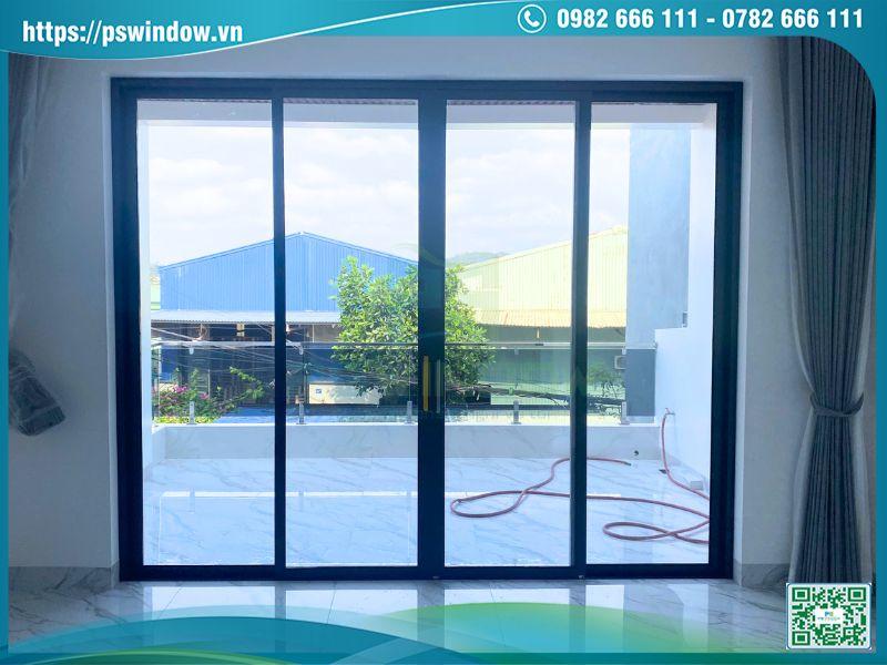 Mẫu cửa nhôm Xingfa màu xám đá lùa 4 cánh