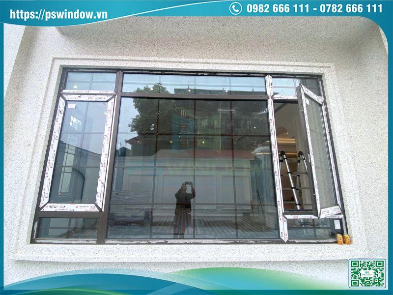 Mẫu cửa sổ màu nâu thu cổ điển kính hộp nan nhôm