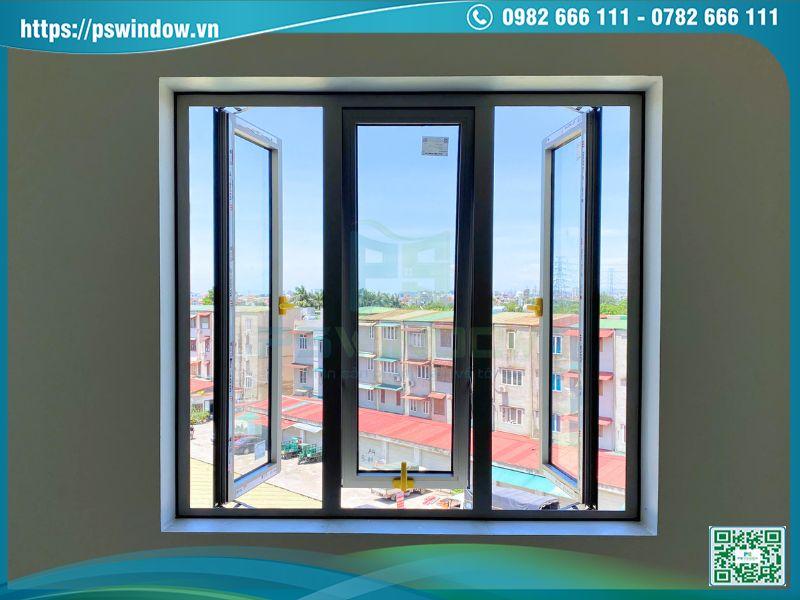 Mẫu cửa sổ mở quay hất kết hợp nhôm Maxpro màu champagne dùng kính hộp