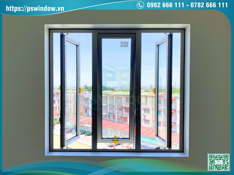 Mẫu cửa sổ mở quay hất kết hợp nhôm Maxpro màu champagne