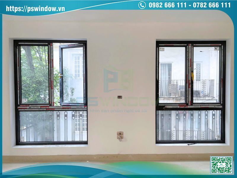 Mẫu cửa sổ mở quay Xingfa có vách fix dưới lấy sáng