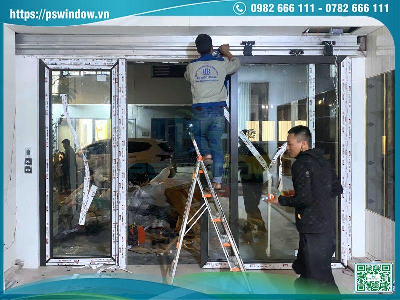 Mẫu cửa trượt tự động Maxpro cho nhà phố hiện đại