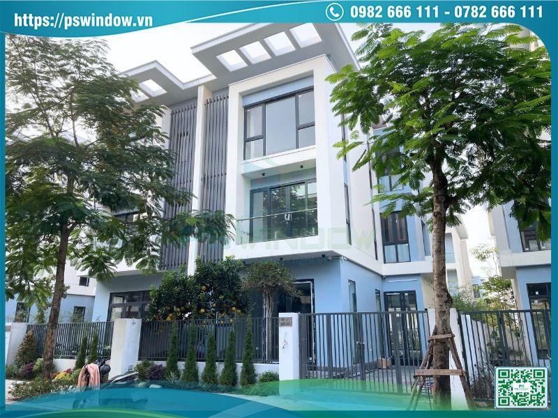 Nhà phố hiện đại với các hệ cửa nhôm kính lớn tối ưu ánh sáng