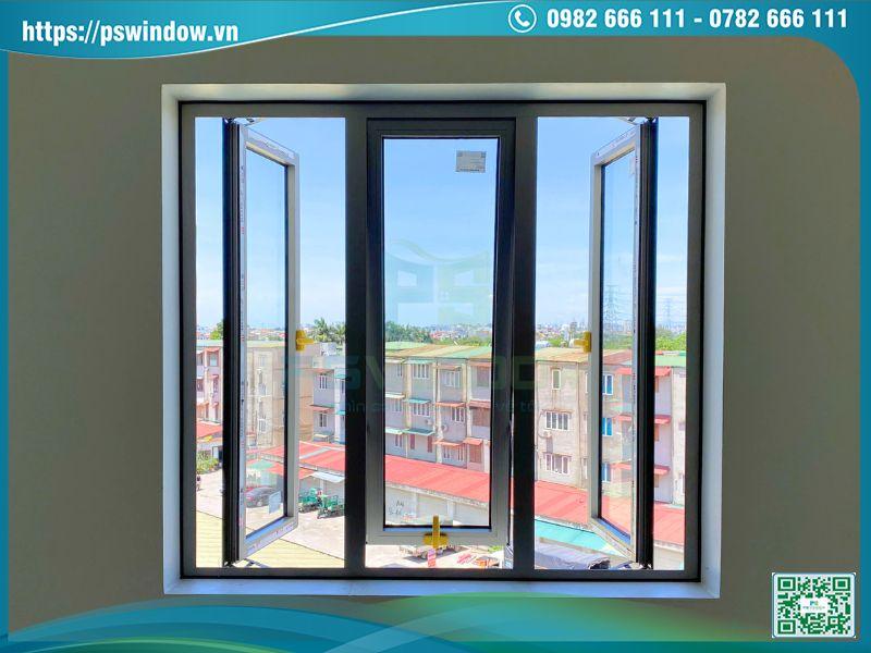 Cửa sổ mở quay hất kết hợp độc đáo
