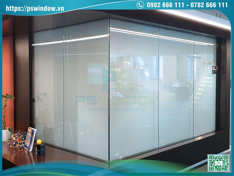 Vách kính điện đổi màu thông minh