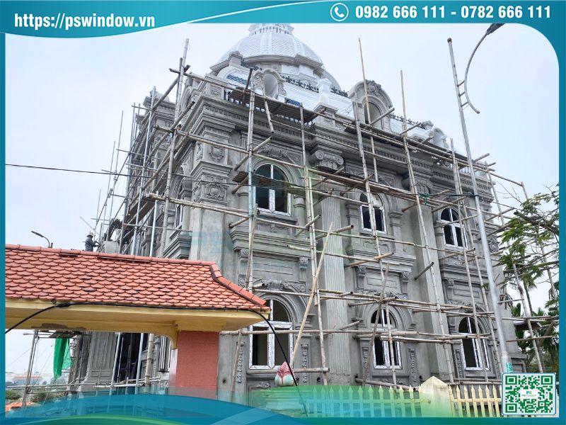 Lắp đặt cửa nhôm sau khi hoàn thiện phần thô và trát tường