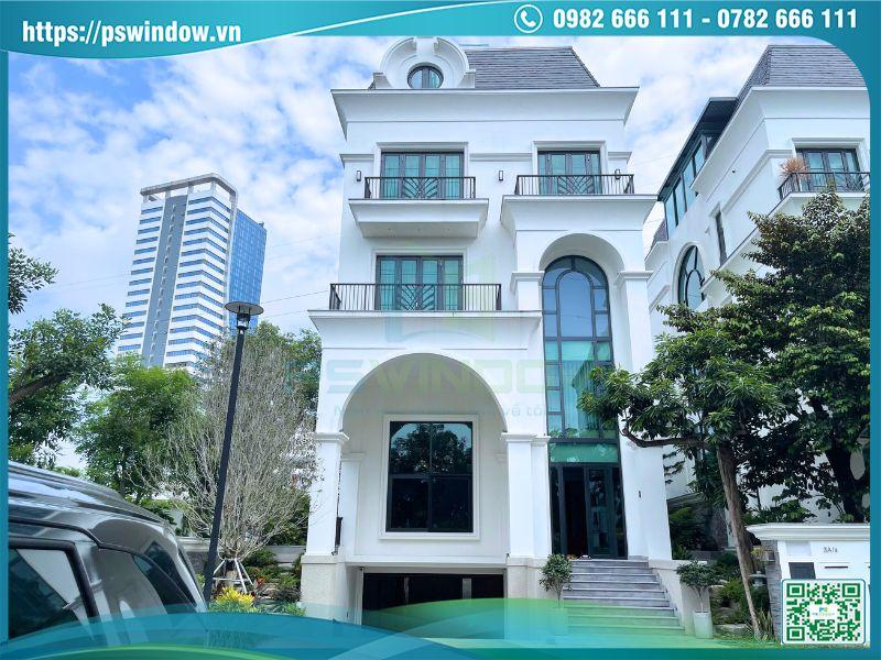 Lắp đặt cửa nhôm Soco và Rolan cầu cách nhiệt cho biệt thự tại Park City