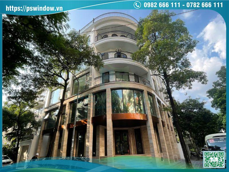 Công trình đã lắp cửa nhôm vách kính hoàn thiện