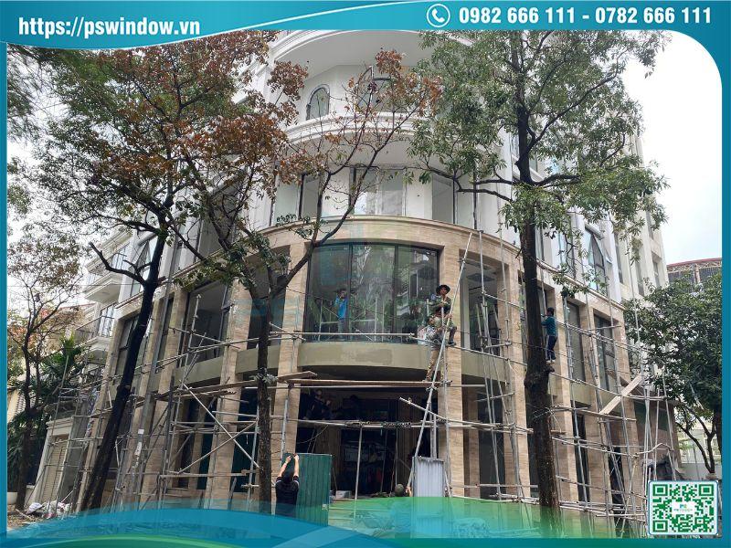 Quá trình lắp đặt cửa nhôm vách kính Maxpro