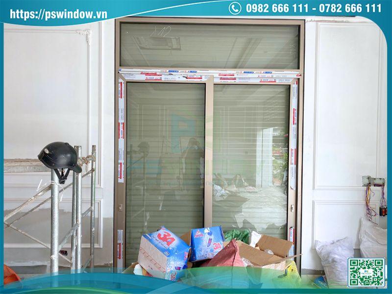 Cửa lùa 2 cánh fix trên nhôm Xingfa Anode hệ 55 màu sâm banh sang trọng