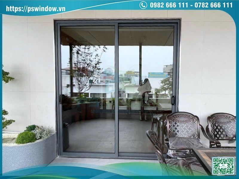 Cửa lùa nhôm kính 2 ray phù hợp làm cửa ban công kích thước nhỏ
