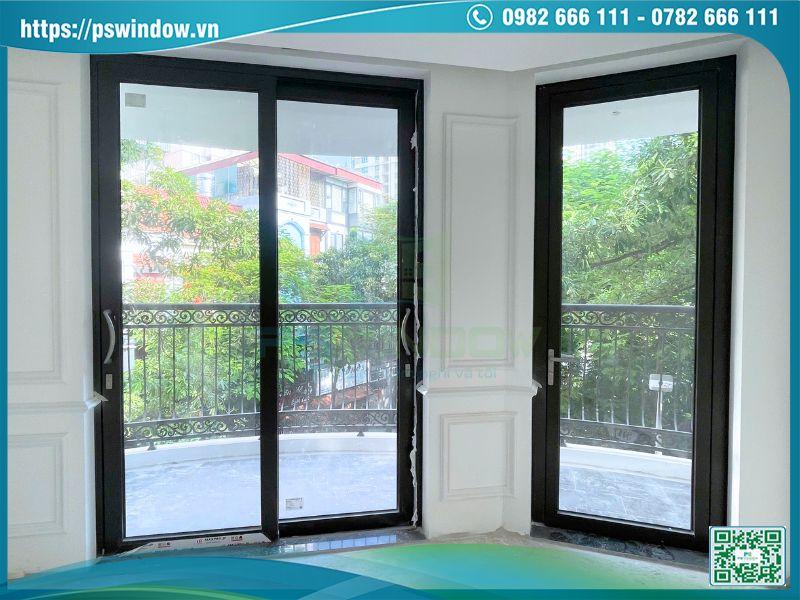 Cửa mở quay 1 cánh, cửa lùa 2 cánh Maxpro màu nâu thu