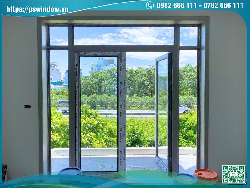 Cửa mở quay 2 cánh kết hợp fix kính nhôm Maxpro màu champagne