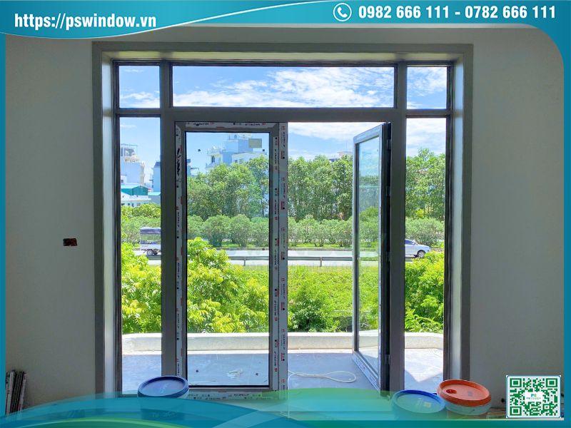 Cửa nhôm kính mở quay lấy thoáng và lấy sáng tối ưu