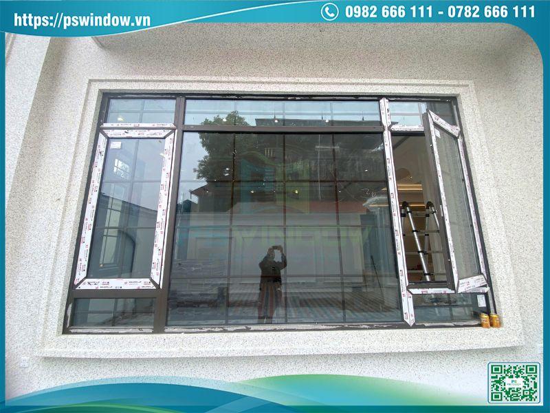 Cửa nhôm Maxpro hệ 55 kết hợp vách kính lấy sáng