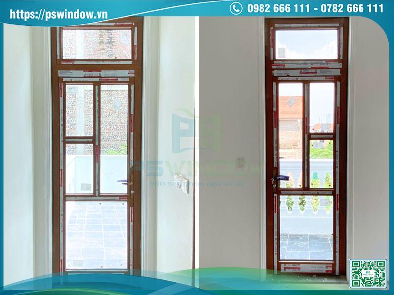 Cửa nhôm Xingfa hệ 55 màu vân gỗ mở quay 1 cánh thiết kế chia ô độc đáo