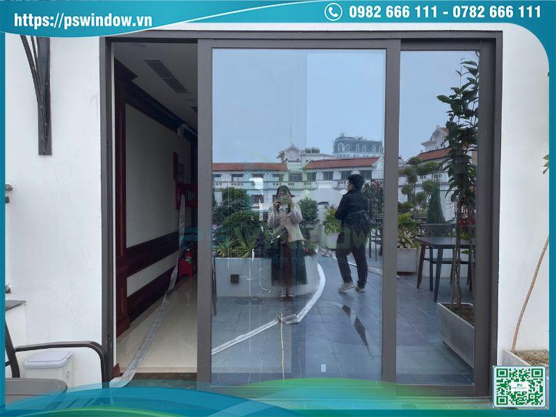 Cửa nhôm Xingfa hệ 93 kính hộp phản quang 2 cánh lùa
