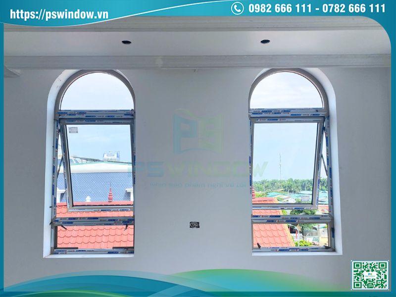 Cửa sổ mở hất 1 cánh có fix trên uốn vòm cho phong cách tân cổ