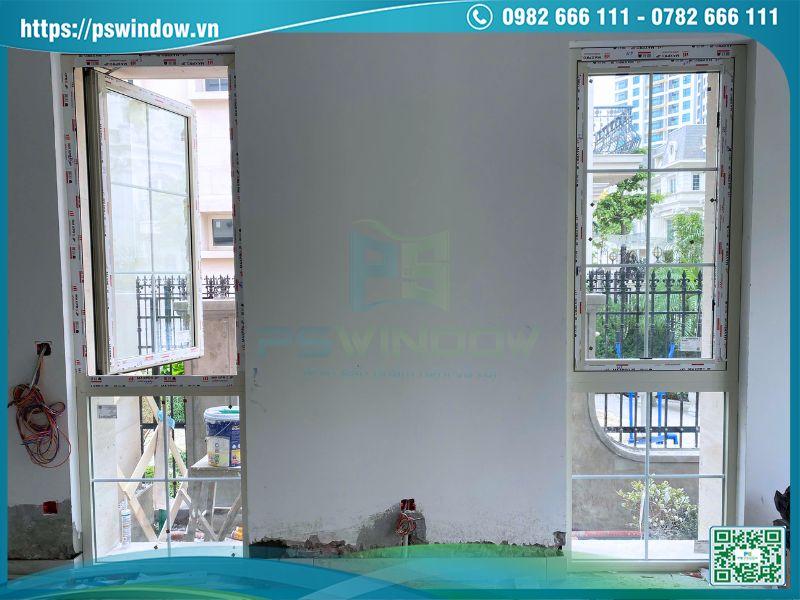Cửa sổ mở quay nhôm Maxpro có vách fix dưới