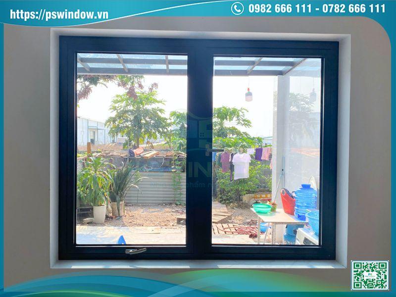 Cửa Xingfa hệ 55 cấu tạo gồm khung nhôm, kính dán và phụ kiện Cmech
