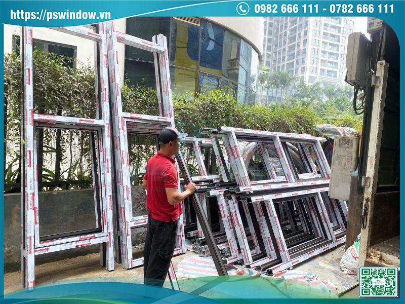 Khung nhôm Xingfa mặt dựng được vận chuyển tới công trình