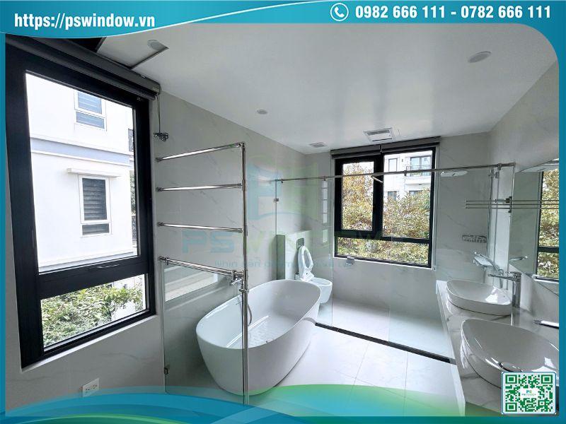 Kính cường lực làm vách kính nhà tắm và cửa sổ tầng thấp