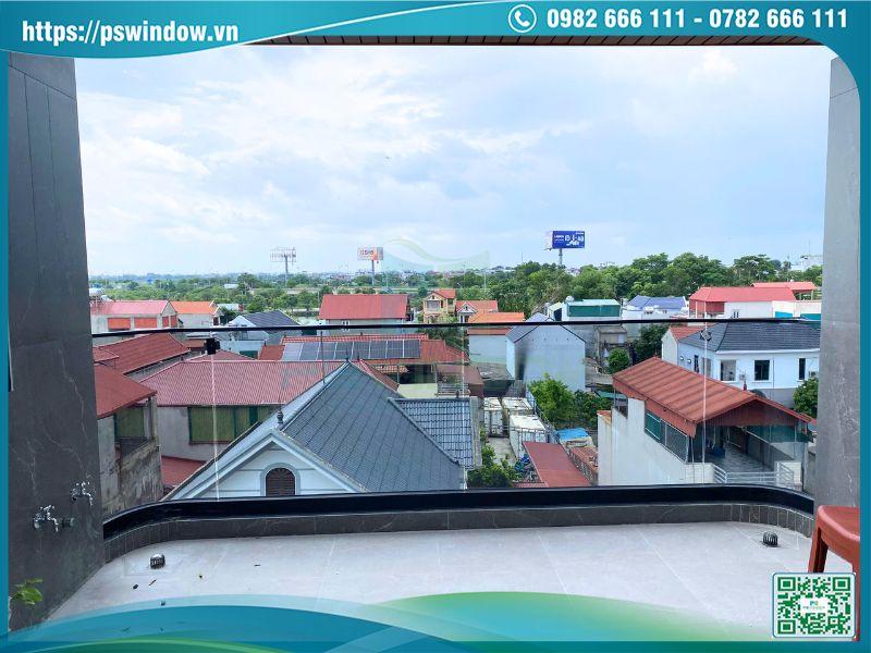 Lan can kính màu xám khói hiện đại, tối ưu tầm nhìn