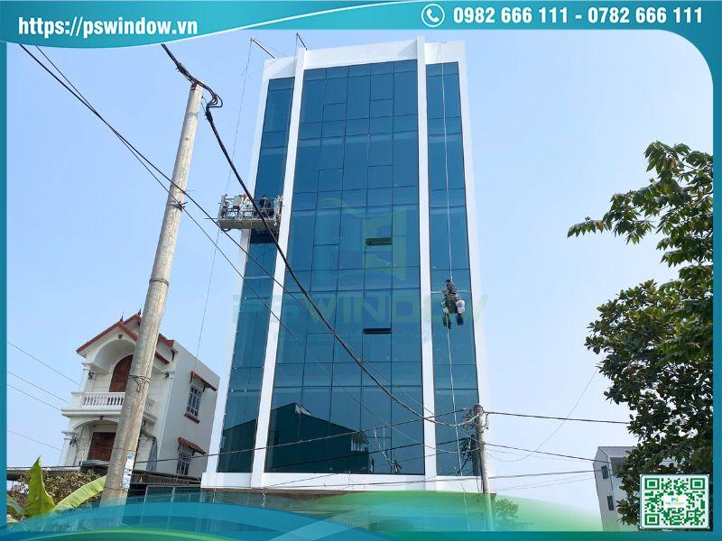 Mặt dựng Xingfa hệ 65 giấu đố