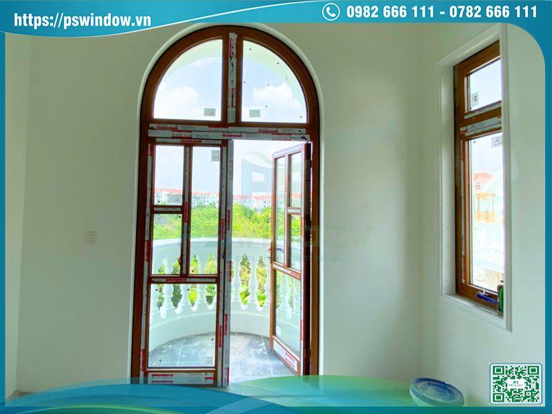 Mẫu cửa mở quay 2 cánh uốn vòm chia đố Pswindow