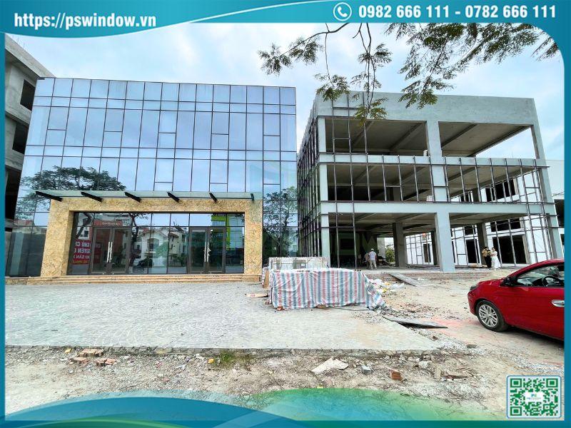 Pswindow thi công mặt dựng cho tòa nhà thứ 2 liền kề