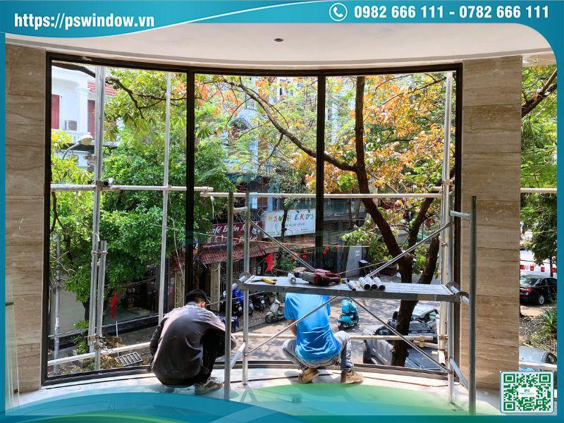 Vách kính cong khung nhôm Maxpro ở mặt tiền tòa nhà