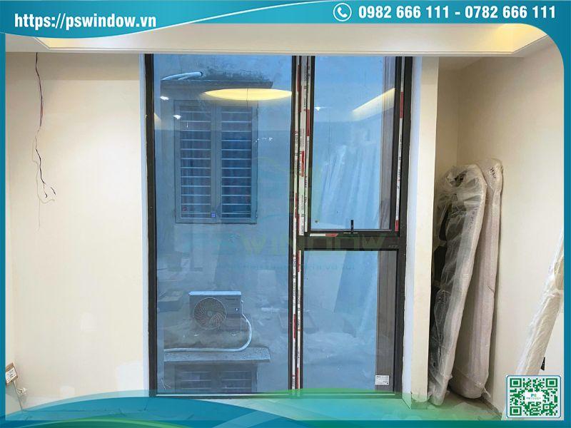 Vách kính cửa sổ mở hất cho phòng ngủ